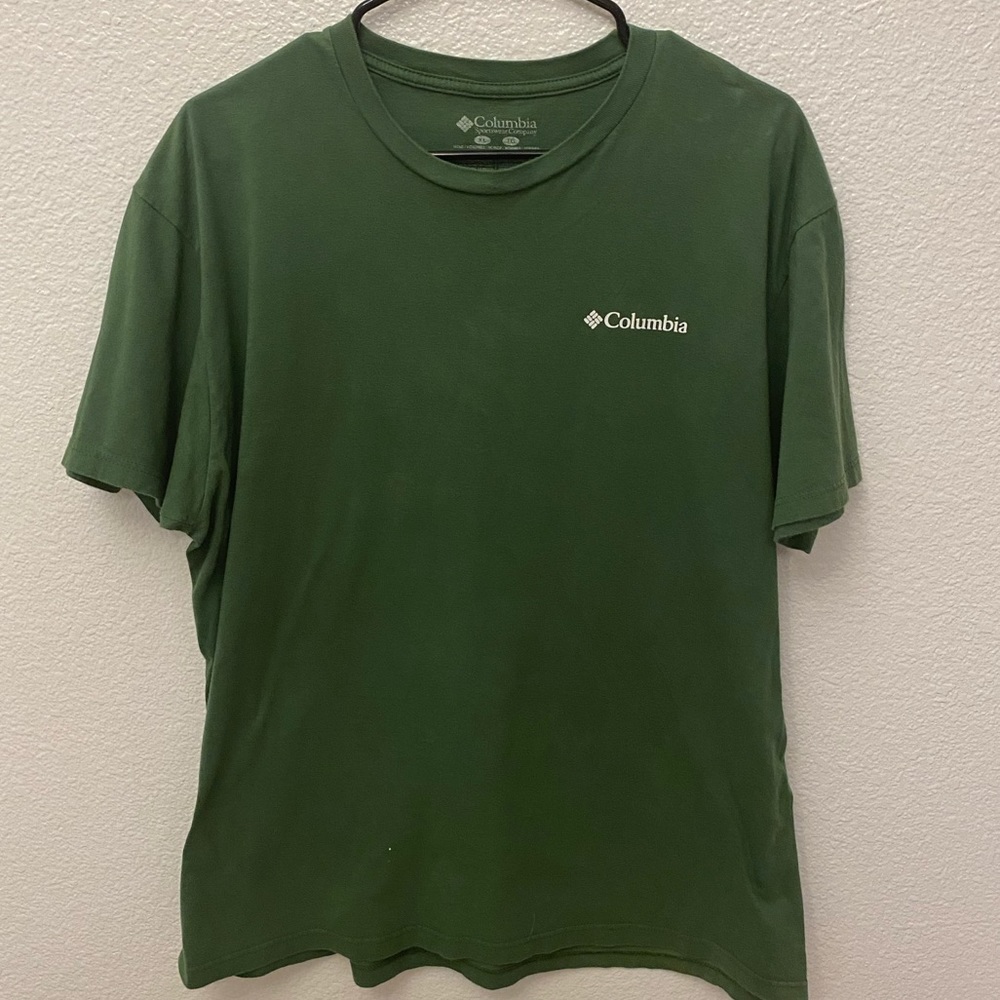 Columbia t shirt
